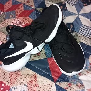 NWOB women's Nike Free Run 5.0